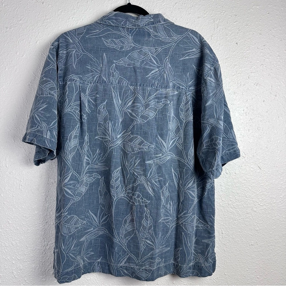 ⭐️Men's Bermuda Bay Blue Leaf Print Shirt Size Large - Picture 3 of 3